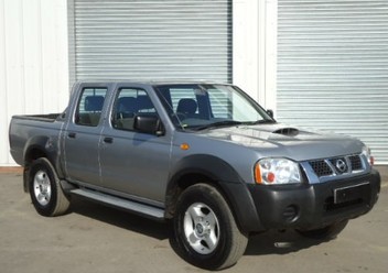 Amortyzator przedni prawy Nissan Navara D40